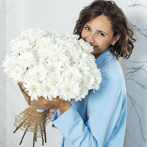 Букет Нежные облака 11 белых хризантем