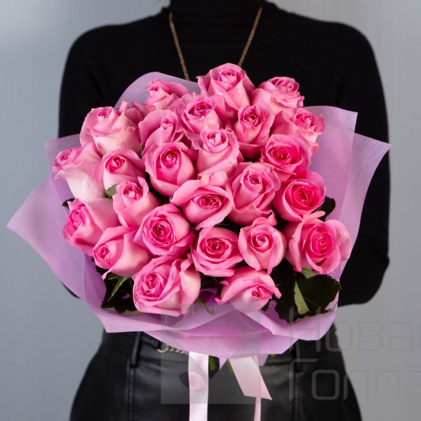 Букет 25 розовых роз Кения 40 см в упаковке