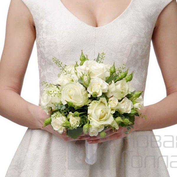 Свадебный букет из белых роз Ключ к сердцу