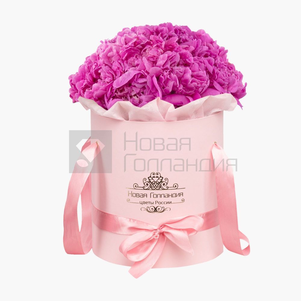 15 ярко-розовых пионов в розовой шляпной коробке №787