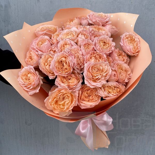 Букет 9 персиковых пионовидных кустовых роз