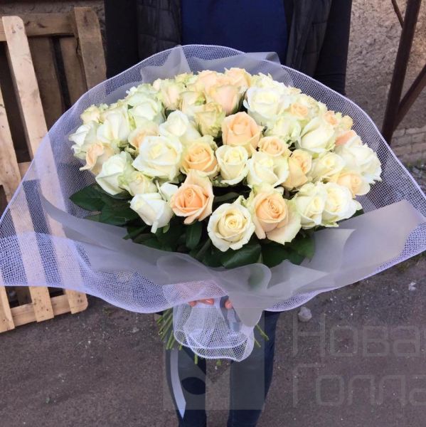 75 кремово-белая роза микс 50 см