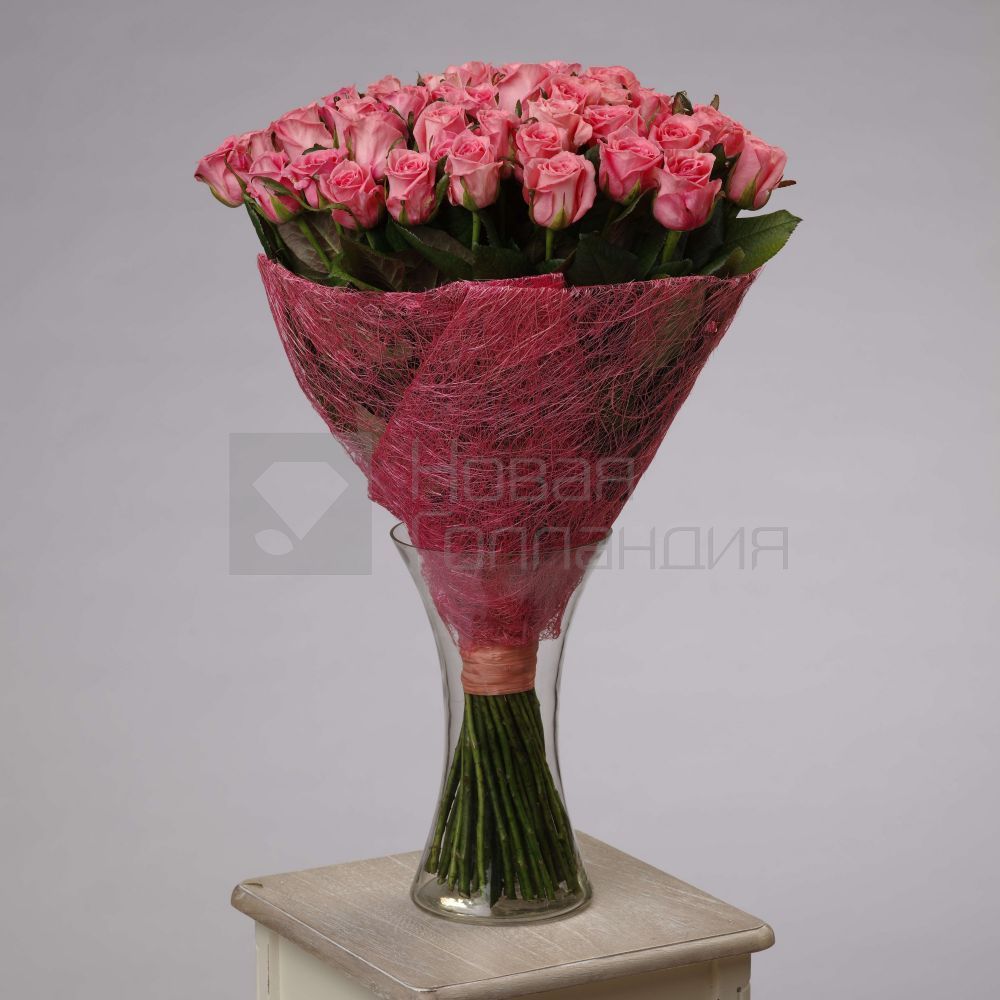 Букет 51 коралловая роза 60 см в вазе