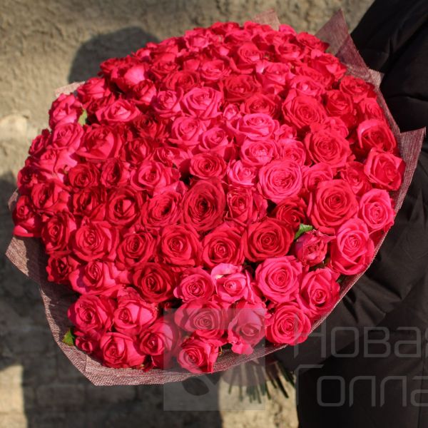 Букет 101 малиновая роза 50 см