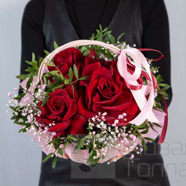 Романтическое признание в корзине