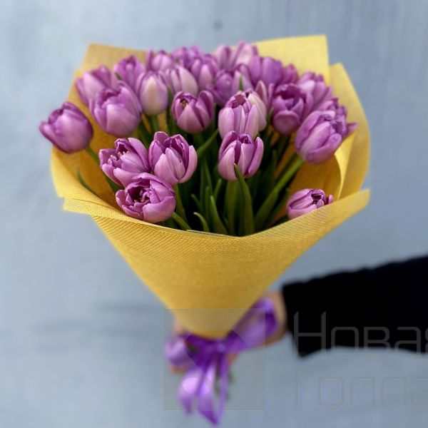 Букет 25 сиреневых тюльпанов