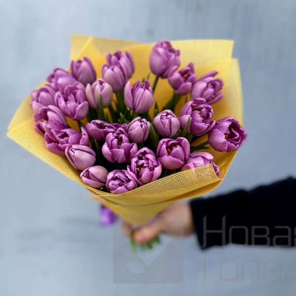 Букет 25 сиреневых тюльпанов