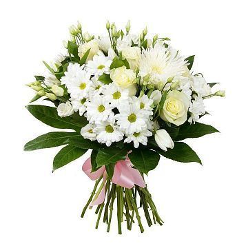 Букет из хризантемы и белой розы с эустомой