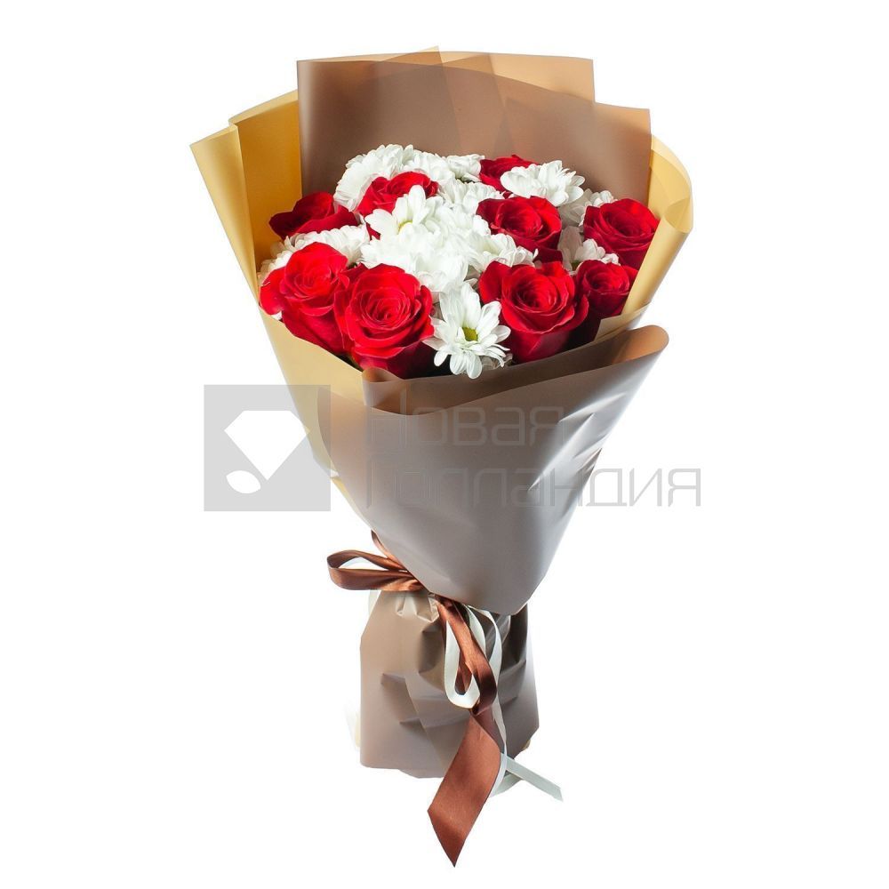 Букет из красных роз и белых хризантем