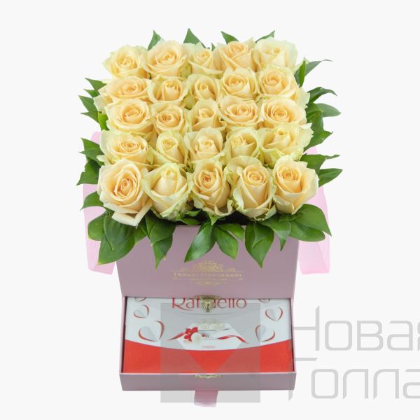 Коробка шкатулка Тиффани 25 кремовых роз Raffaello в подарок №759