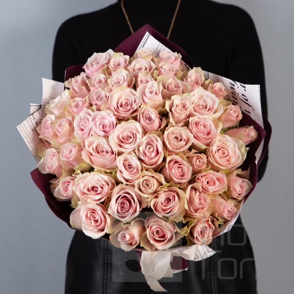 Букет 51 нюдовая роза кения 40 см в  упаковке