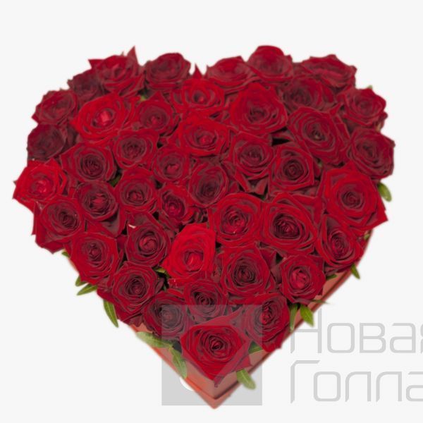 Сердце из красных роз Признание в любви