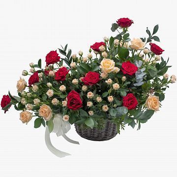 Композиция Признательность в средней корзине