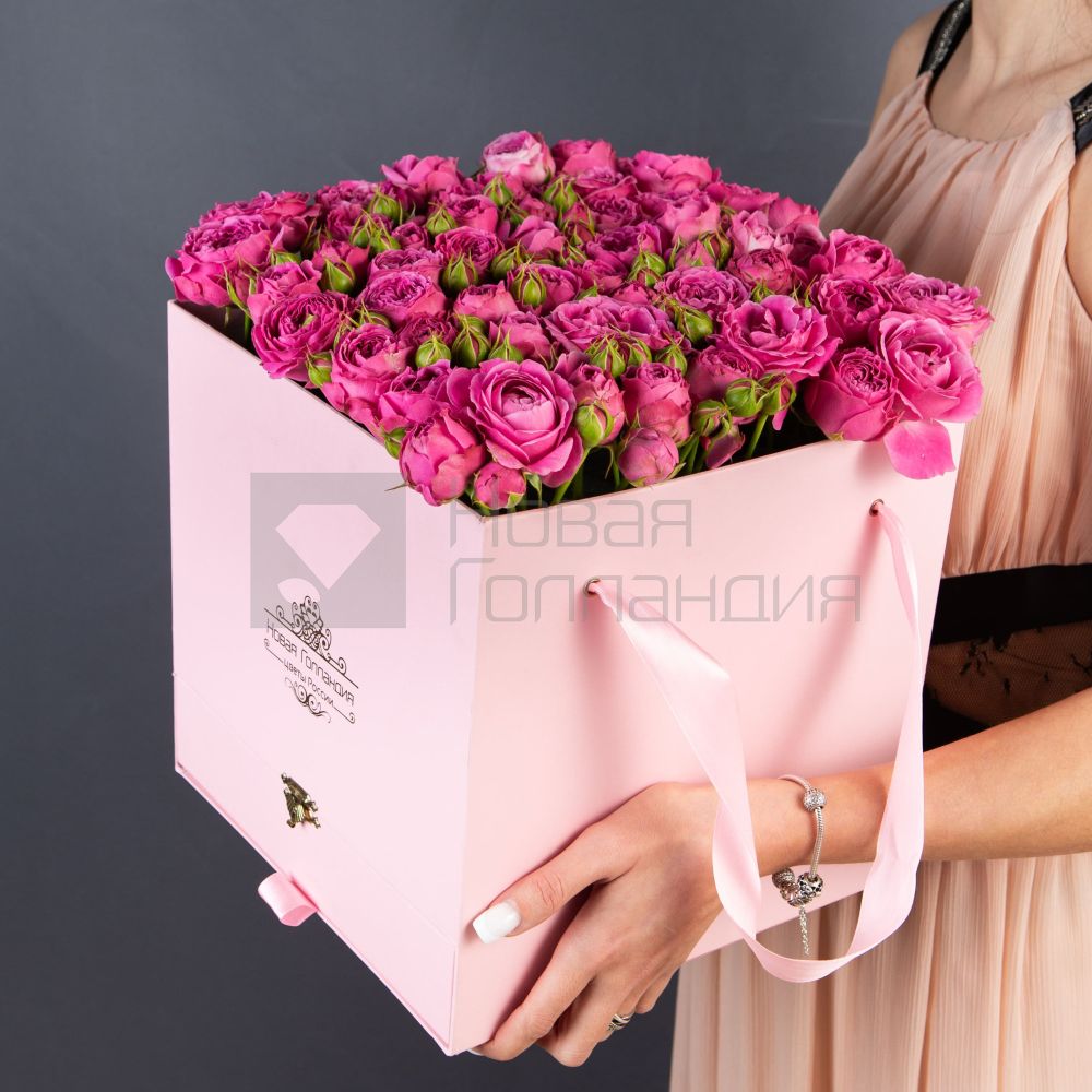 Розовая коробка-шкатулка с розовой кустовой пионовидной розой №626