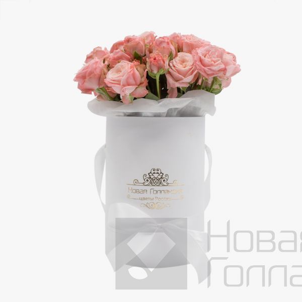 9 розовых пионовидных роз в маленькой белой шляпной коробке № 811 NEW