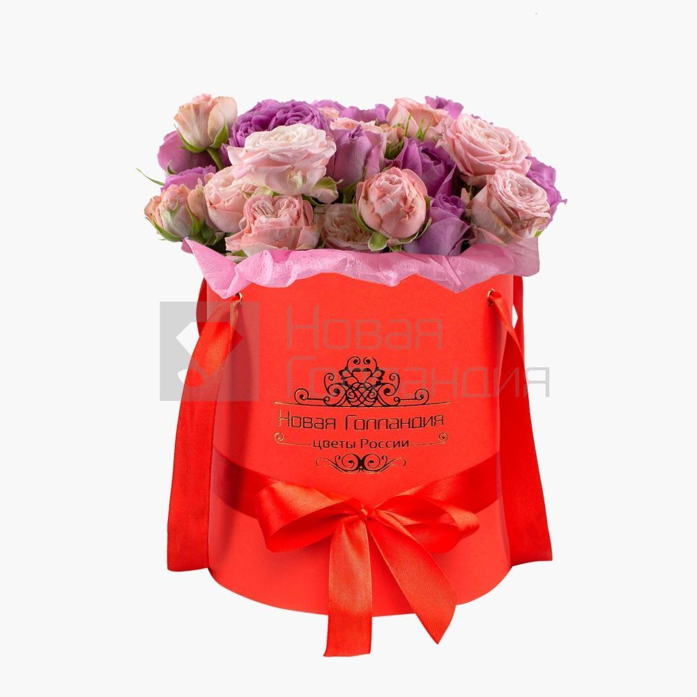 Розовые пионовидные кустовые розы микс в красной шляпной коробке №742