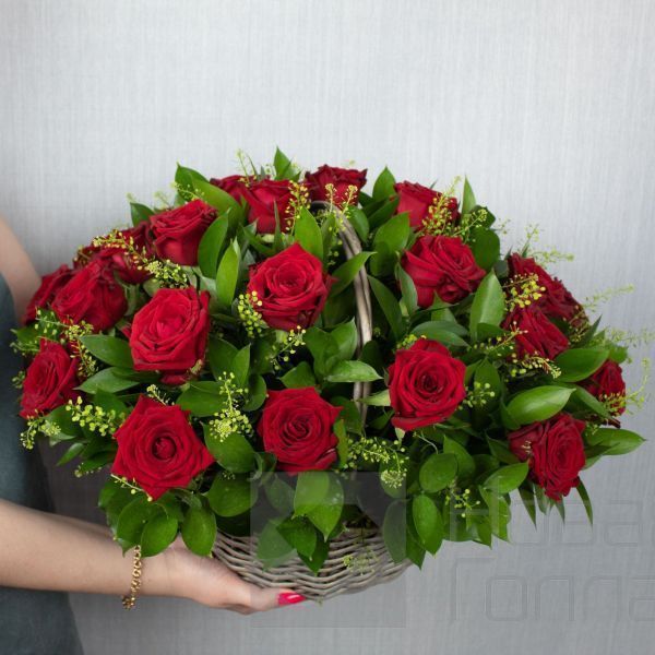 25 красных роз в корзине LUX
