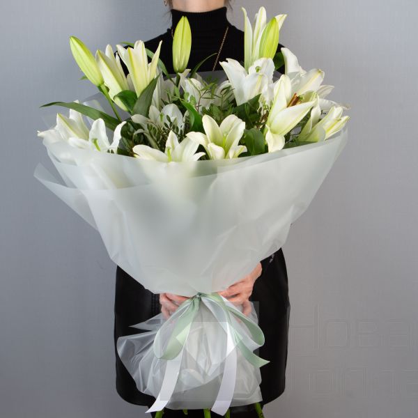 Букет лилия с зеленью