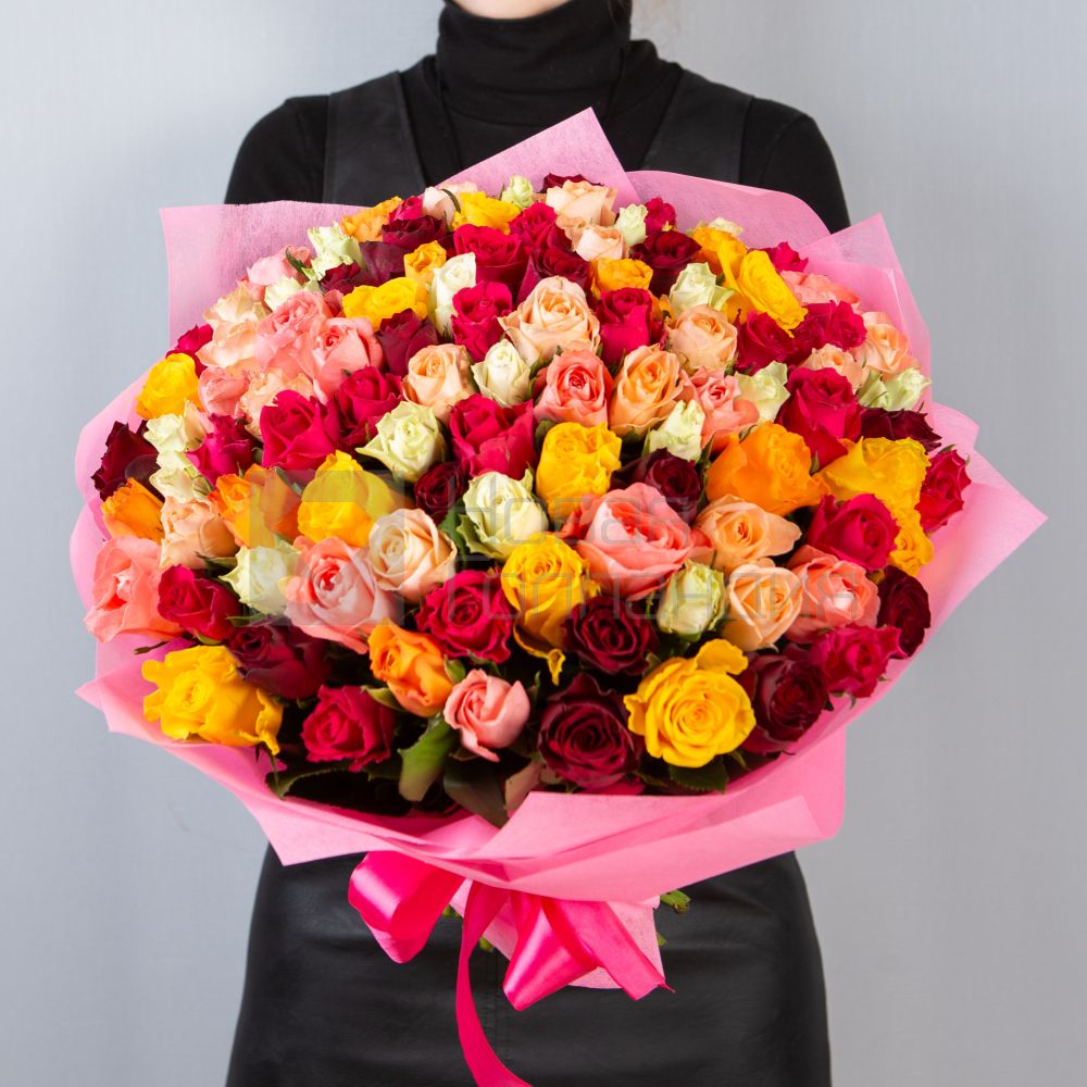 Букет 101 роза Кения микс 40 см  в упаковке