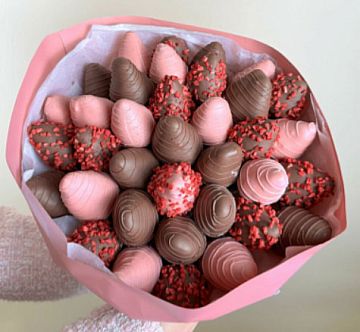 Букет из клубники в шоколаде "7 желаний"