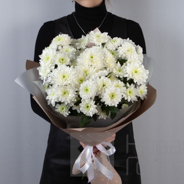 Букет 9 белых кустовых хризантем