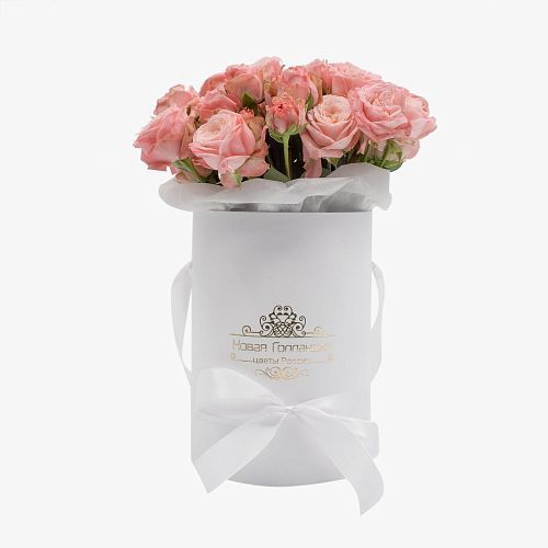 9 розовых пионовидных роз в маленькой белой шляпной коробке  811 NEW