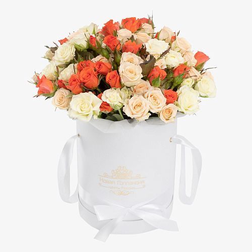 25 кустовых роз ассорти в белой коробке 