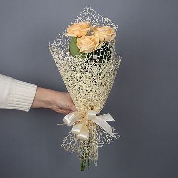 Букет из 3 кремовых роз (14)