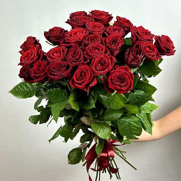 Букет 25 красных роз 70 см Букет 25 красных роз 70 см