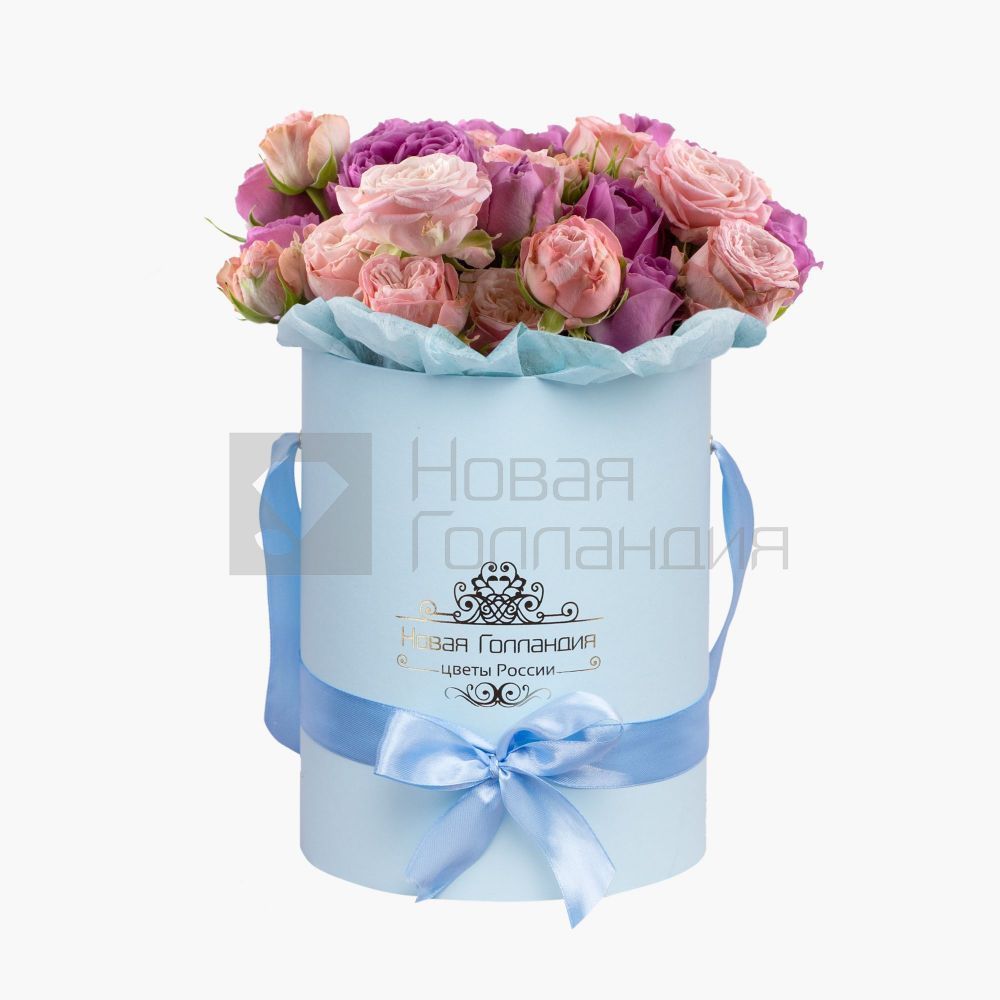 Пионовидные кустовые розы микс в голубой шляпной коробке №743