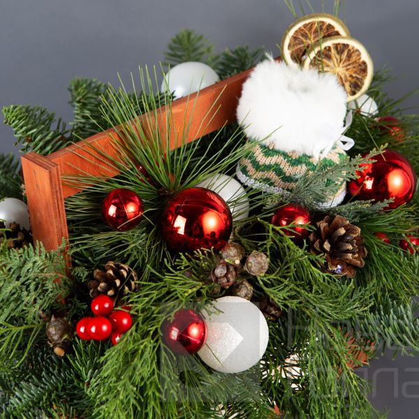 Композиция в деревянном ящике № 4