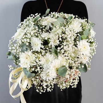 Хризантемы в корзине