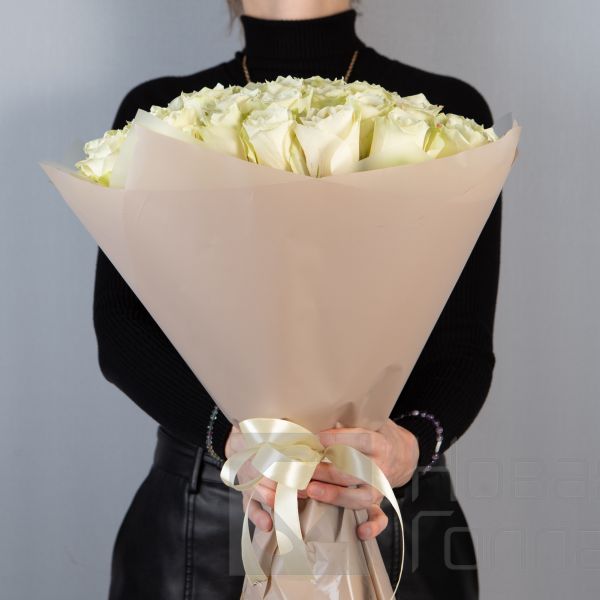 Букет 51 белая роза Кения 40 см в  упаковке