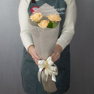 Букет из 3 кремовых роз (19)