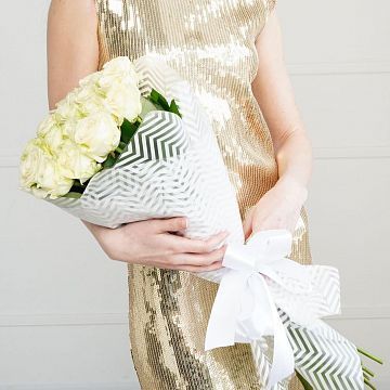 Букет 21 белая роза 70 см