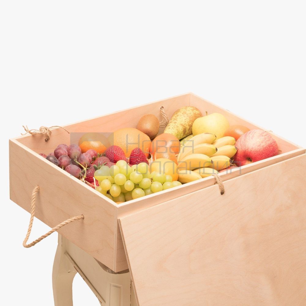 Fruit box with handles ≈ 6.5 kg.