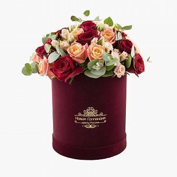 Букет цветов в шляпной коробке