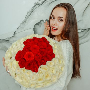 Букет сердце из 101 розы 50 см Букет сердце из 101 розы 50 см