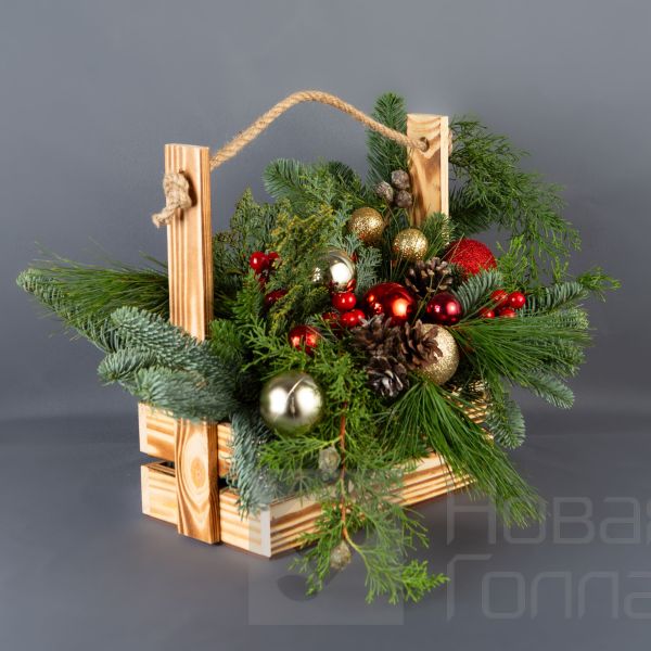 Композиция в деревянном ящике «Лесное Рождество»