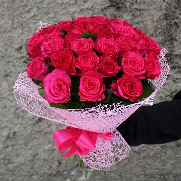 35 малиновых роз 35см. в упаковке 35 малиновых роз 35см. в упаковке