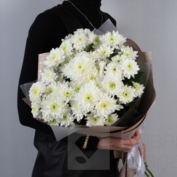 Букет 9 белых кустовых хризантем