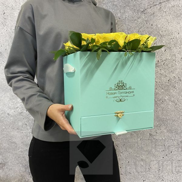 Коробка шкатулка Тиффани 25 желтых роз Raffaello в подарок №405