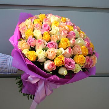 Букет 101 роза ассорти 40 см Кения Букет 101 роза ассорти 40 см Кения