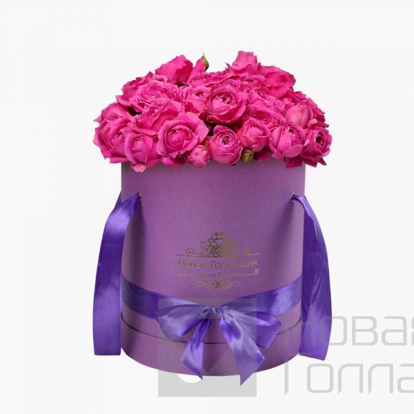 11 розовых кустовых пионовидных роз в сиреневой шляпной коробке №47