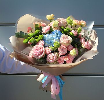 Букет Гортензия в розах