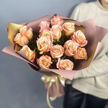 Букет 15 персиковых роз Эквадор 50 см Букет 15 персиковых роз Эквадор 50 см