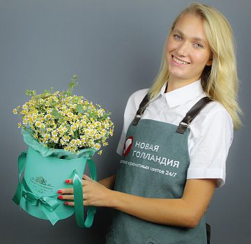 25 ромашек в шляпной коробке