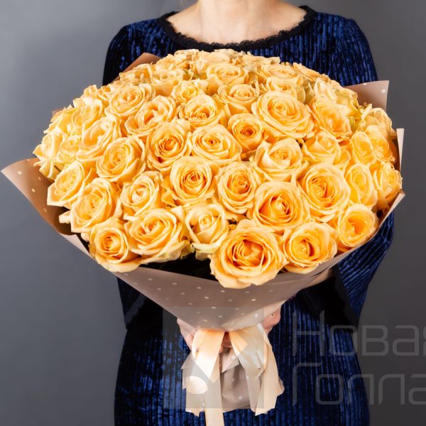 Букет 55 кремовых роз 40 см