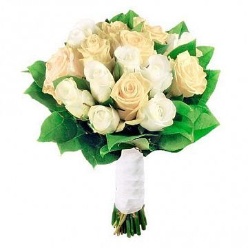 Букет невесты из кремовых и белых роз