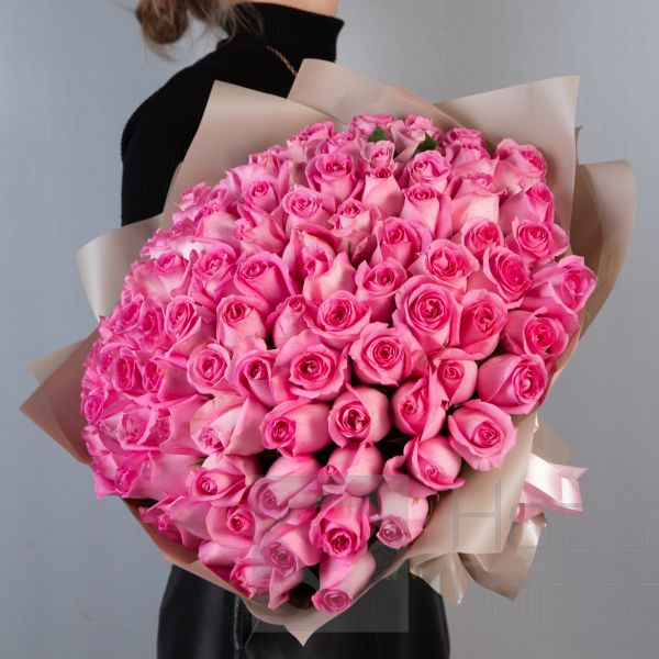 Букет 101 розовая роза Кения 40 см  в упаковке 